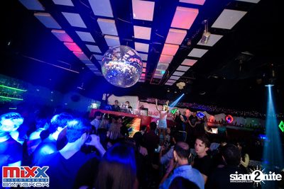 Hot Pants Meets Stilettos Party at MIXX Bangkok — photo 99