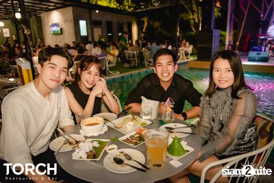Atom Chanakan ที่ ทอร์ช เรสเตอร์รอง แอนด์ บาร์ — photo 29