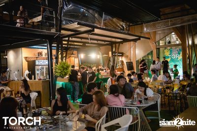 Atom Chanakan ที่ ทอร์ช เรสเตอร์รอง แอนด์ บาร์ — photo 30