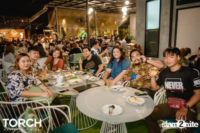 Atom Chanakan ที่ ทอร์ช เรสเตอร์รอง แอนด์ บาร์ — photo 46