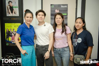 Atom Chanakan ที่ ทอร์ช เรสเตอร์รอง แอนด์ บาร์ — photo 63