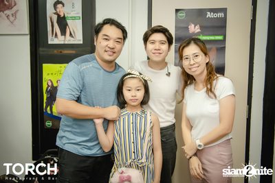 Atom Chanakan ที่ ทอร์ช เรสเตอร์รอง แอนด์ บาร์ — photo 70
