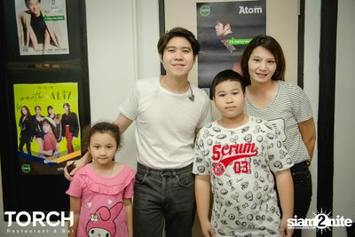 Atom Chanakan ที่ ทอร์ช เรสเตอร์รอง แอนด์ บาร์ — photo 74