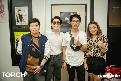 Atom Chanakan ที่ ทอร์ช เรสเตอร์รอง แอนด์ บาร์ — photo 80