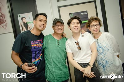 Atom Chanakan ที่ ทอร์ช เรสเตอร์รอง แอนด์ บาร์ — photo 82