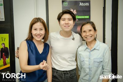 Atom Chanakan ที่ ทอร์ช เรสเตอร์รอง แอนด์ บาร์ — photo 85