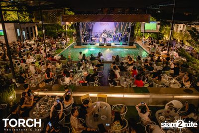 Atom Chanakan ที่ ทอร์ช เรสเตอร์รอง แอนด์ บาร์ — photo 88