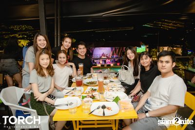 Atom Chanakan ที่ ทอร์ช เรสเตอร์รอง แอนด์ บาร์ — photo 90