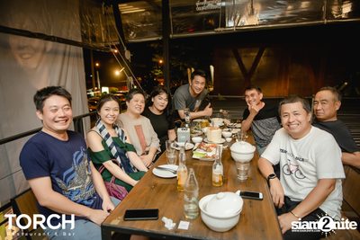 Atom Chanakan ที่ ทอร์ช เรสเตอร์รอง แอนด์ บาร์ — photo 91