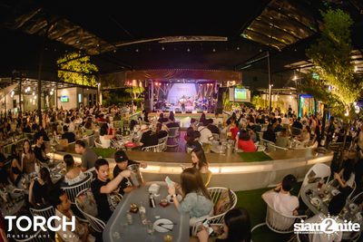 Atom Chanakan ที่ ทอร์ช เรสเตอร์รอง แอนด์ บาร์ — photo 93