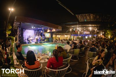 Atom Chanakan ที่ ทอร์ช เรสเตอร์รอง แอนด์ บาร์ — photo 94