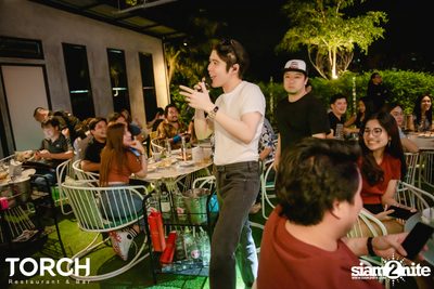 Atom Chanakan ที่ ทอร์ช เรสเตอร์รอง แอนด์ บาร์ — photo 99