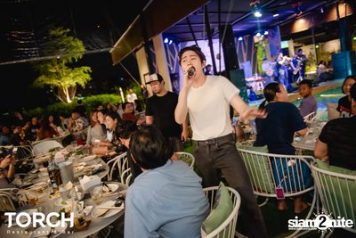 Atom Chanakan ที่ ทอร์ช เรสเตอร์รอง แอนด์ บาร์ — photo 102