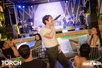 Atom Chanakan ที่ ทอร์ช เรสเตอร์รอง แอนด์ บาร์ — photo 104