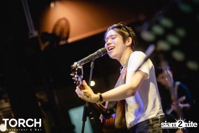 Atom Chanakan ที่ ทอร์ช เรสเตอร์รอง แอนด์ บาร์ — photo 109