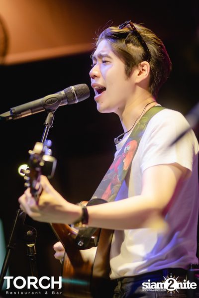 Atom Chanakan ที่ ทอร์ช เรสเตอร์รอง แอนด์ บาร์ — photo 113