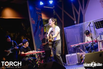 Atom Chanakan ที่ ทอร์ช เรสเตอร์รอง แอนด์ บาร์ — photo 115