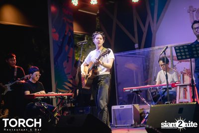 Atom Chanakan ที่ ทอร์ช เรสเตอร์รอง แอนด์ บาร์ — photo 118