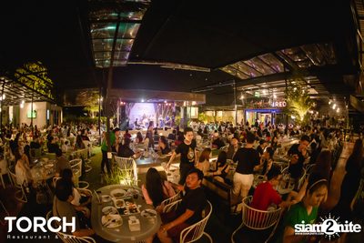 Atom Chanakan ที่ ทอร์ช เรสเตอร์รอง แอนด์ บาร์ — photo 140