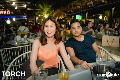 Atom Chanakan ที่ ทอร์ช เรสเตอร์รอง แอนด์ บาร์ — photo 144