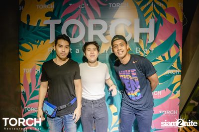 Atom Chanakan ที่ ทอร์ช เรสเตอร์รอง แอนด์ บาร์ — photo 150