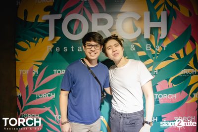 Atom Chanakan ที่ ทอร์ช เรสเตอร์รอง แอนด์ บาร์ — photo 153