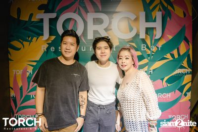 Atom Chanakan ที่ ทอร์ช เรสเตอร์รอง แอนด์ บาร์ — photo 157