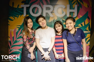 Atom Chanakan ที่ ทอร์ช เรสเตอร์รอง แอนด์ บาร์ — photo 159