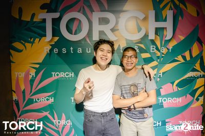 Atom Chanakan ที่ ทอร์ช เรสเตอร์รอง แอนด์ บาร์ — photo 162