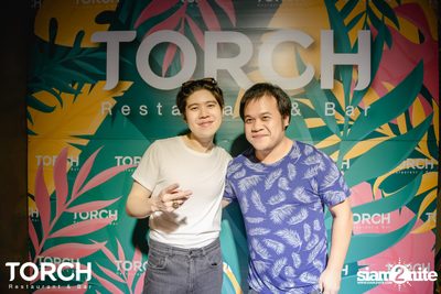 Atom Chanakan ที่ ทอร์ช เรสเตอร์รอง แอนด์ บาร์ — photo 173