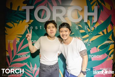 Atom Chanakan ที่ ทอร์ช เรสเตอร์รอง แอนด์ บาร์ — photo 174