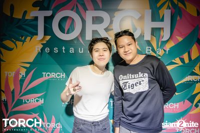 Atom Chanakan ที่ ทอร์ช เรสเตอร์รอง แอนด์ บาร์ — photo 182