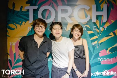 Atom Chanakan ที่ ทอร์ช เรสเตอร์รอง แอนด์ บาร์ — photo 192