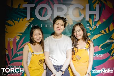 Atom Chanakan ที่ ทอร์ช เรสเตอร์รอง แอนด์ บาร์ — photo 210