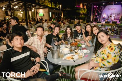 Atom Chanakan ที่ ทอร์ช เรสเตอร์รอง แอนด์ บาร์ — photo 224
