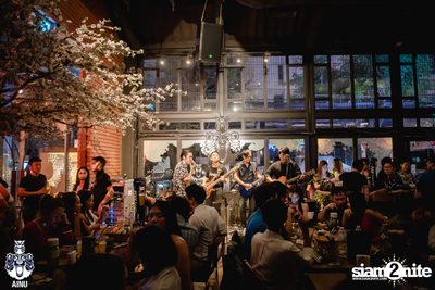 Friday Night at Ainu Bar — photo 23