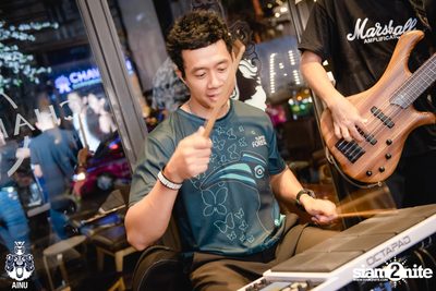 Friday Night at Ainu Bar — photo 30