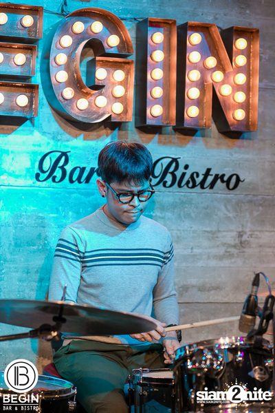 Budweiser นำเสนอ Youngohm & Maiyarap ที่ บีกิน บาร์ — photo 10