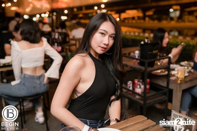 Budweiser นำเสนอ Youngohm & Maiyarap ที่ บีกิน บาร์ — photo 18