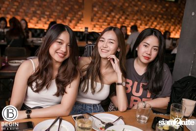 Budweiser นำเสนอ Youngohm & Maiyarap ที่ บีกิน บาร์ — photo 40