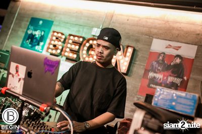 Budweiser นำเสนอ Youngohm & Maiyarap ที่ บีกิน บาร์ — photo 61