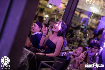 Budweiser นำเสนอ Youngohm & Maiyarap ที่ บีกิน บาร์ — photo 122