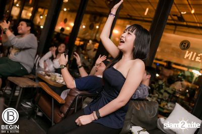 Budweiser นำเสนอ Youngohm & Maiyarap ที่ บีกิน บาร์ — photo 147