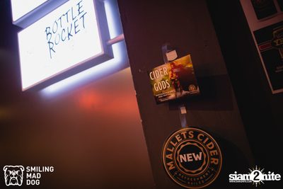 คอนเสิร์ต เอิ๊ต ภัทรวี ที่ร้าน Bottle Rocket Craft Beer Bar — photo 3