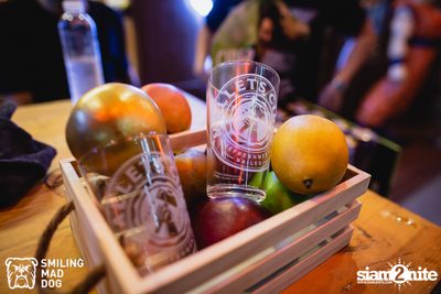 คอนเสิร์ต เอิ๊ต ภัทรวี ที่ร้าน Bottle Rocket Craft Beer Bar — photo 5
