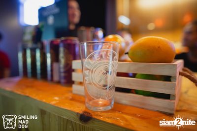 คอนเสิร์ต เอิ๊ต ภัทรวี ที่ร้าน Bottle Rocket Craft Beer Bar — photo 6