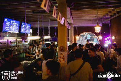 คอนเสิร์ต เอิ๊ต ภัทรวี ที่ร้าน Bottle Rocket Craft Beer Bar — photo 12