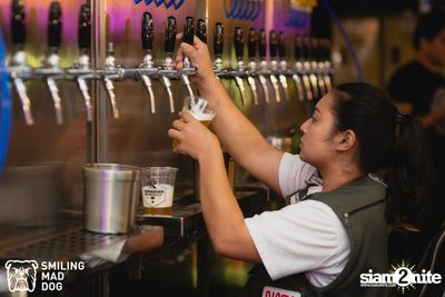 คอนเสิร์ต เอิ๊ต ภัทรวี ที่ร้าน Bottle Rocket Craft Beer Bar — photo 27