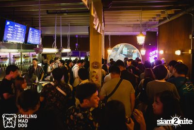 คอนเสิร์ต เอิ๊ต ภัทรวี ที่ร้าน Bottle Rocket Craft Beer Bar — photo 32