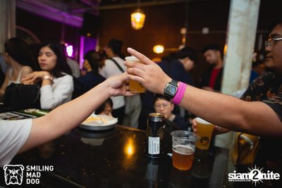 คอนเสิร์ต เอิ๊ต ภัทรวี ที่ร้าน Bottle Rocket Craft Beer Bar — photo 34